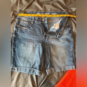 Wallflowers cuffed shorts size 9